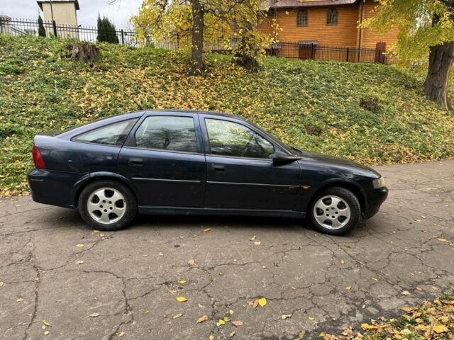 Опель Вектра 2000 в Остоге на Automoto.ua Синий Опель Вектра, объемом двигателя 1.8 л и пробегом 300 тыс. км за 1850 $, фото 4 на Automoto.ua