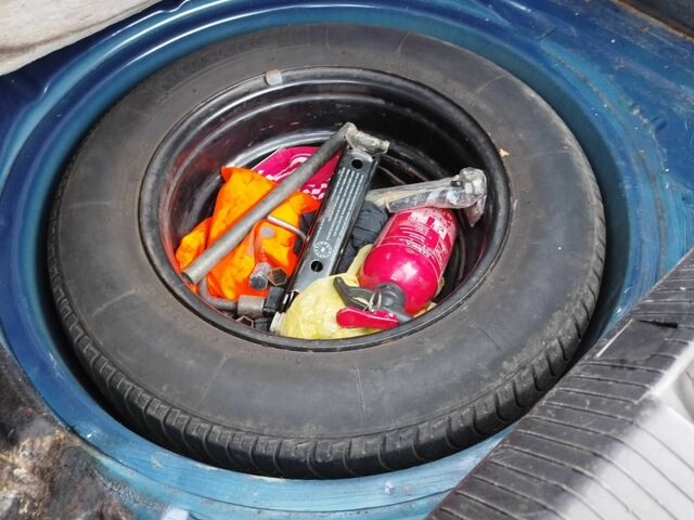 Синий Опель Вектра, объемом двигателя 1.8 л и пробегом 226 тыс. км за 2650 $, фото 1 на Automoto.ua