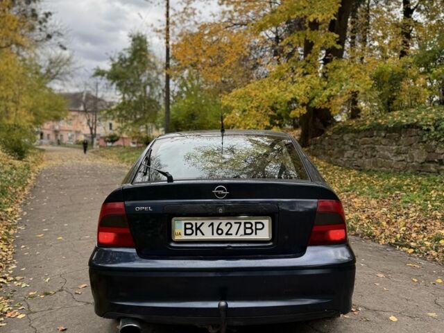 Опель Вектра 2000 в Остоге на Automoto.ua Синий Опель Вектра, объемом двигателя 1.8 л и пробегом 300 тыс. км за 1850 $, фото 3 на Automoto.ua