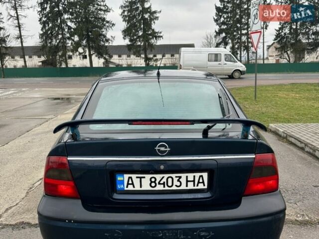Синий Опель Вектра, объемом двигателя 2 л и пробегом 200 тыс. км за 1799 $, фото 5 на Automoto.ua