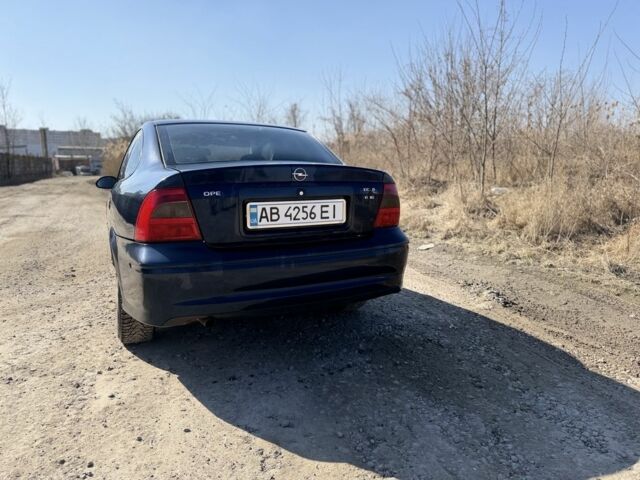 Синий Опель Вектра, объемом двигателя 1.6 л и пробегом 228 тыс. км за 2600 $, фото 2 на Automoto.ua