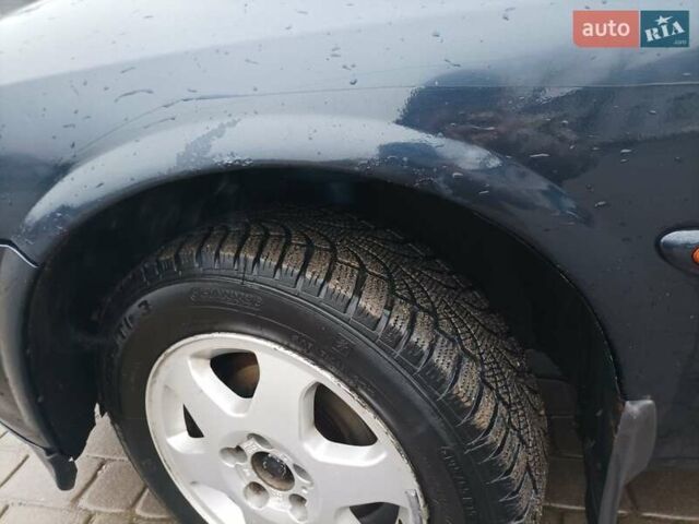 Синий Опель Вектра, объемом двигателя 1.8 л и пробегом 388 тыс. км за 2000 $, фото 6 на Automoto.ua