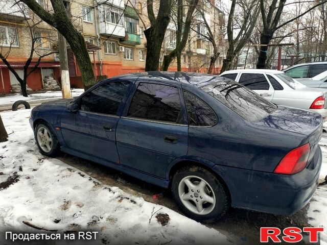 Синий Опель Вектра, объемом двигателя 1.6 л и пробегом 121 тыс. км за 1700 $, фото 5 на Automoto.ua