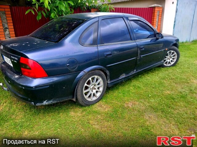 Синий Опель Вектра, объемом двигателя 1.8 л и пробегом 320 тыс. км за 1800 $, фото 2 на Automoto.ua