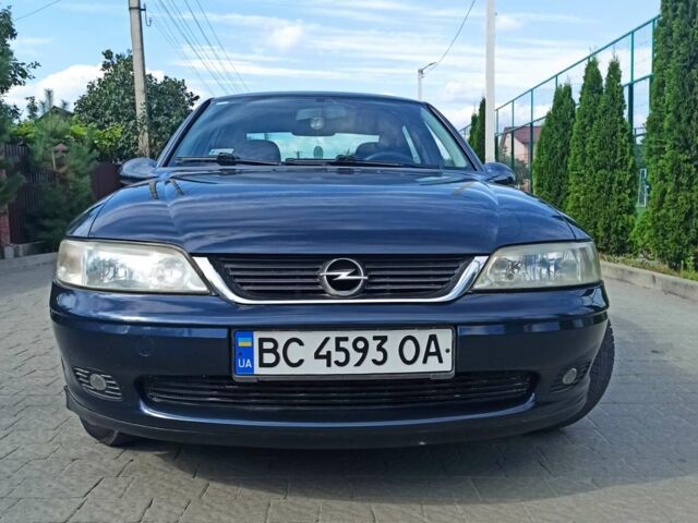 Синий Опель Вектра, объемом двигателя 1.8 л и пробегом 277 тыс. км за 2700 $, фото 28 на Automoto.ua