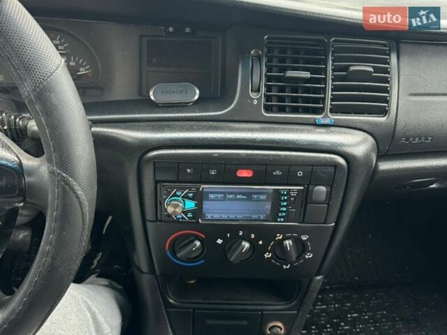 Синий Опель Вектра, объемом двигателя 2 л и пробегом 200 тыс. км за 1799 $, фото 10 на Automoto.ua