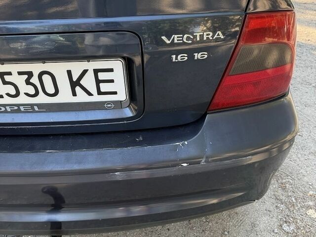 Синій Опель Вектра, об'ємом двигуна 1.6 л та пробігом 360 тис. км за 2308 $, фото 5 на Automoto.ua