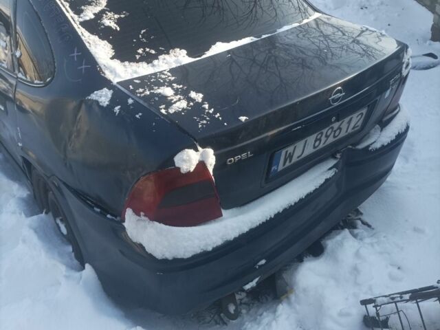 Синий Опель Вектра, объемом двигателя 0 л и пробегом 1000 тыс. км за 497 $, фото 3 на Automoto.ua