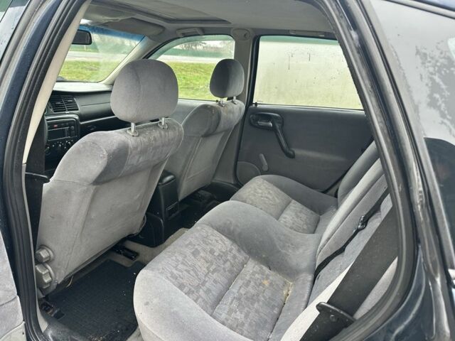 Синий Опель Вектра, объемом двигателя 2 л и пробегом 300 тыс. км за 1899 $, фото 15 на Automoto.ua