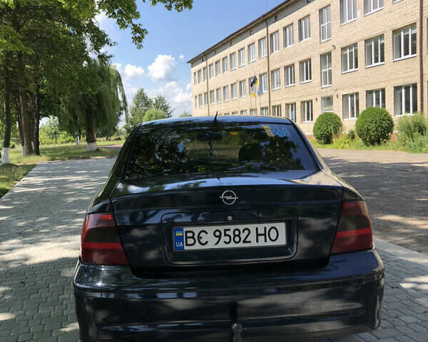 Синий Опель Вектра, объемом двигателя 2 л и пробегом 100 тыс. км за 1550 $, фото 4 на Automoto.ua