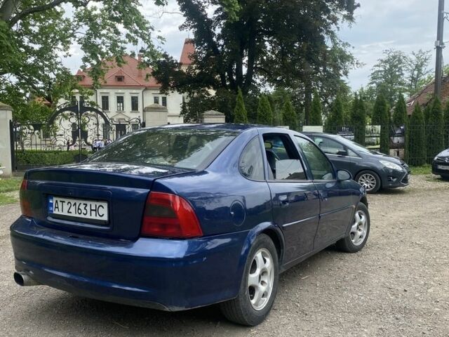 Синий Опель Вектра, объемом двигателя 2 л и пробегом 310 тыс. км за 1400 $, фото 6 на Automoto.ua