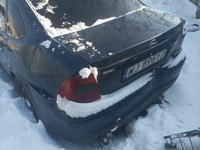 Синий Опель Вектра, объемом двигателя 0 л и пробегом 1000 тыс. км за 762 $, фото 2 на Automoto.ua