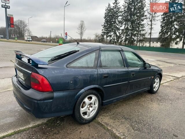 Синий Опель Вектра, объемом двигателя 2 л и пробегом 200 тыс. км за 1799 $, фото 9 на Automoto.ua