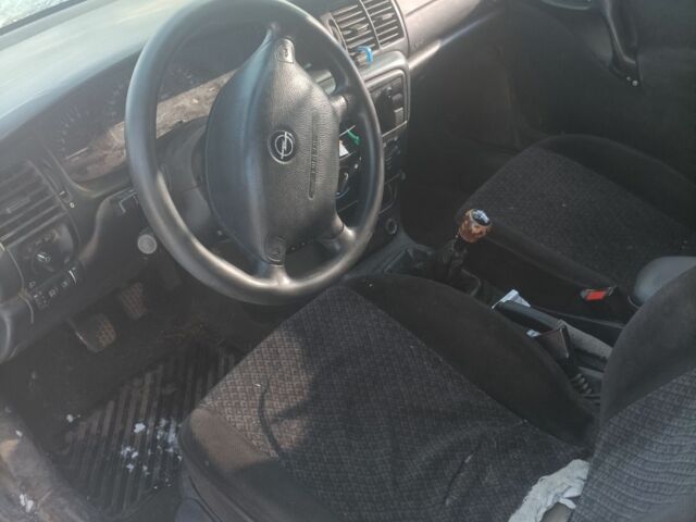 Синий Опель Вектра, объемом двигателя 0 л и пробегом 1000 тыс. км за 762 $, фото 4 на Automoto.ua