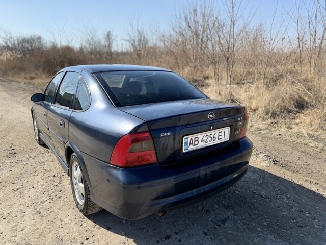 Синий Опель Вектра, объемом двигателя 1.6 л и пробегом 228 тыс. км за 2600 $, фото 7 на Automoto.ua