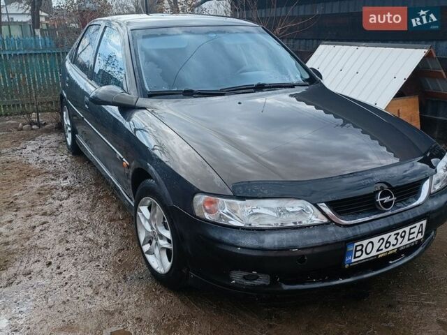Синий Опель Вектра, объемом двигателя 1.6 л и пробегом 298 тыс. км за 1950 $, фото 1 на Automoto.ua