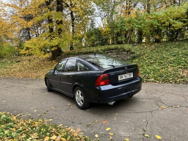 Опель Вектра 2000 в Остоге на Automoto.ua Синий Опель Вектра, объемом двигателя 1.8 л и пробегом 300 тыс. км за 1850 $, фото 2 на Automoto.ua