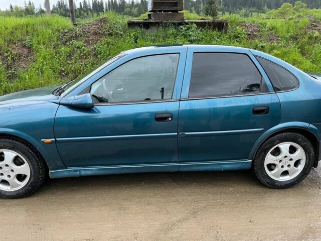 Синій Опель Вектра, об'ємом двигуна 1.6 л та пробігом 330 тис. км за 2000 $, фото 4 на Automoto.ua