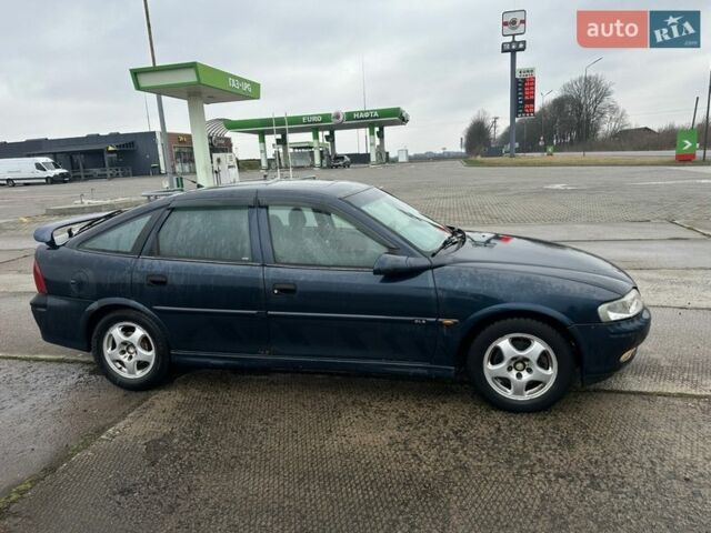 Синий Опель Вектра, объемом двигателя 2 л и пробегом 200 тыс. км за 1799 $, фото 2 на Automoto.ua
