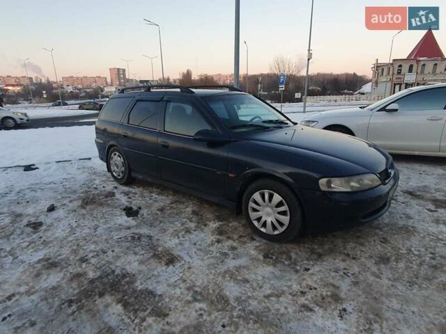 Синий Опель Вектра, объемом двигателя 1.8 л и пробегом 335 тыс. км за 2000 $, фото 4 на Automoto.ua