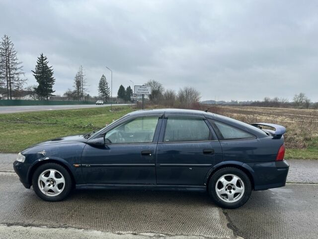 Синий Опель Вектра, объемом двигателя 2 л и пробегом 300 тыс. км за 1899 $, фото 8 на Automoto.ua