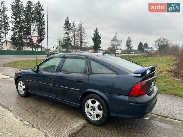 Синий Опель Вектра, объемом двигателя 2 л и пробегом 200 тыс. км за 1799 $, фото 6 на Automoto.ua