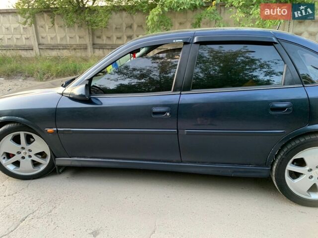Синій Опель Вектра, об'ємом двигуна 2.5 л та пробігом 359 тис. км за 3000 $, фото 3 на Automoto.ua