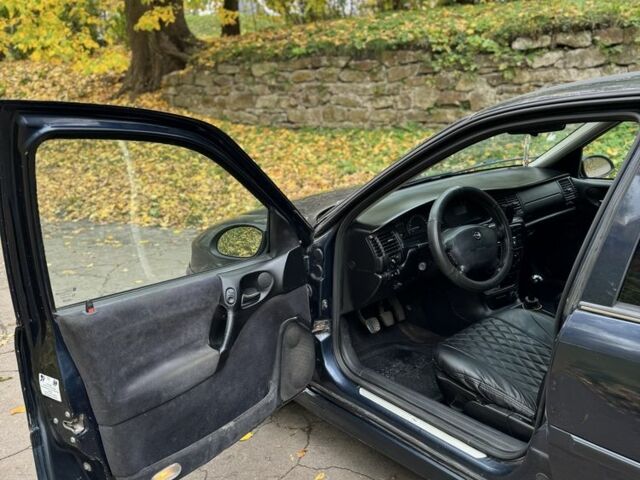 Опель Вектра 2000 в Остоге на Automoto.ua Синий Опель Вектра, объемом двигателя 1.8 л и пробегом 300 тыс. км за 1850 $, фото 6 на Automoto.ua