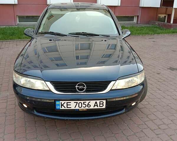 Синий Опель Вектра, объемом двигателя 1.8 л и пробегом 390 тыс. км за 3000 $, фото 6 на Automoto.ua