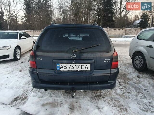 Синий Опель Вектра, объемом двигателя 1.8 л и пробегом 335 тыс. км за 2000 $, фото 12 на Automoto.ua