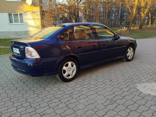 Синий Опель Вектра, объемом двигателя 1.8 л и пробегом 226 тыс. км за 2650 $, фото 14 на Automoto.ua