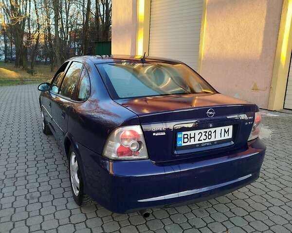 Синий Опель Вектра, объемом двигателя 1.8 л и пробегом 226 тыс. км за 2650 $, фото 5 на Automoto.ua