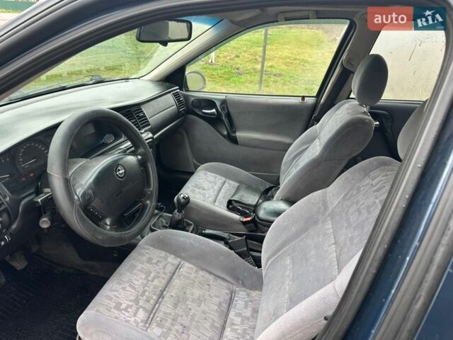 Синий Опель Вектра, объемом двигателя 2 л и пробегом 200 тыс. км за 1799 $, фото 15 на Automoto.ua