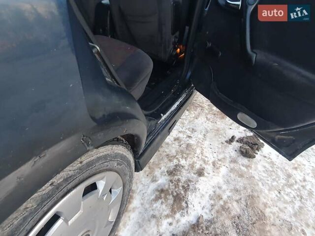 Синий Опель Вектра, объемом двигателя 1.8 л и пробегом 335 тыс. км за 2000 $, фото 8 на Automoto.ua