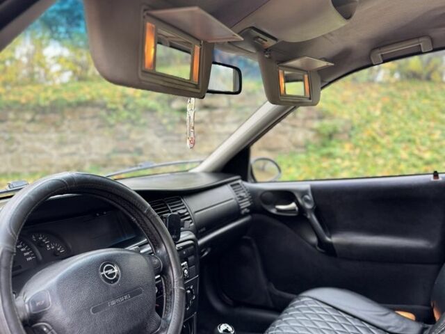 Опель Вектра 2000 в Остоге на Automoto.ua Синий Опель Вектра, объемом двигателя 1.8 л и пробегом 300 тыс. км за 1850 $, фото 9 на Automoto.ua