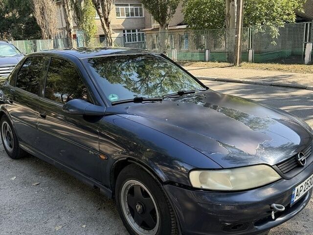 Синій Опель Вектра, об'ємом двигуна 1.6 л та пробігом 360 тис. км за 2308 $, фото 2 на Automoto.ua