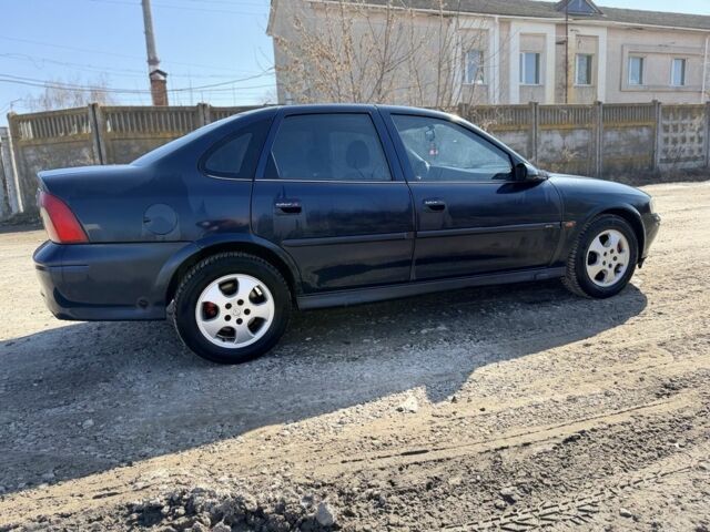Синий Опель Вектра, объемом двигателя 1.6 л и пробегом 228 тыс. км за 2600 $, фото 4 на Automoto.ua