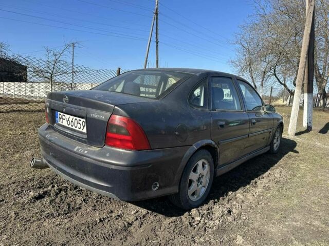 Синий Опель Вектра, объемом двигателя 0 л и пробегом 200 тыс. км за 700 $, фото 1 на Automoto.ua