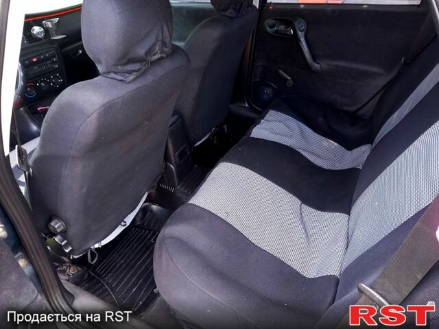 Синий Опель Вектра, объемом двигателя 1.8 л и пробегом 320 тыс. км за 1800 $, фото 5 на Automoto.ua