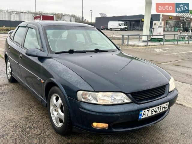 Синий Опель Вектра, объемом двигателя 2 л и пробегом 200 тыс. км за 1799 $, фото 3 на Automoto.ua
