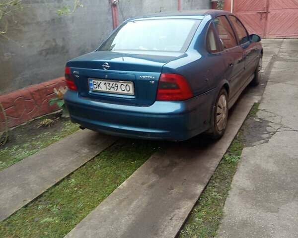 Синий Опель Вектра, объемом двигателя 1.8 л и пробегом 284 тыс. км за 3500 $, фото 1 на Automoto.ua