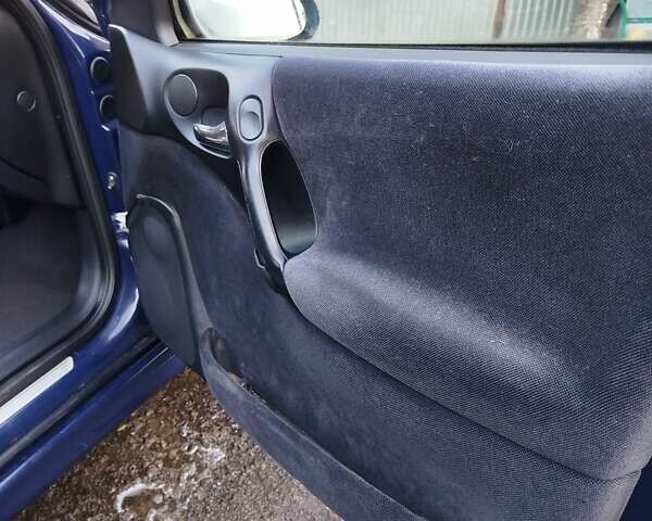 Синий Опель Вектра, объемом двигателя 1.8 л и пробегом 226 тыс. км за 2650 $, фото 12 на Automoto.ua