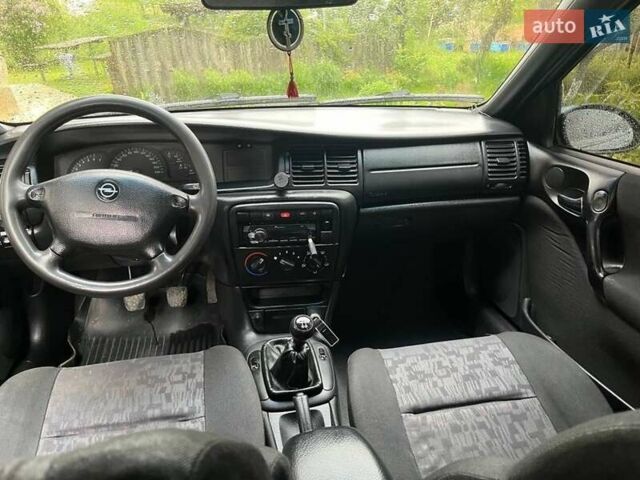 Синий Опель Вектра, объемом двигателя 1.6 л и пробегом 330 тыс. км за 2000 $, фото 5 на Automoto.ua