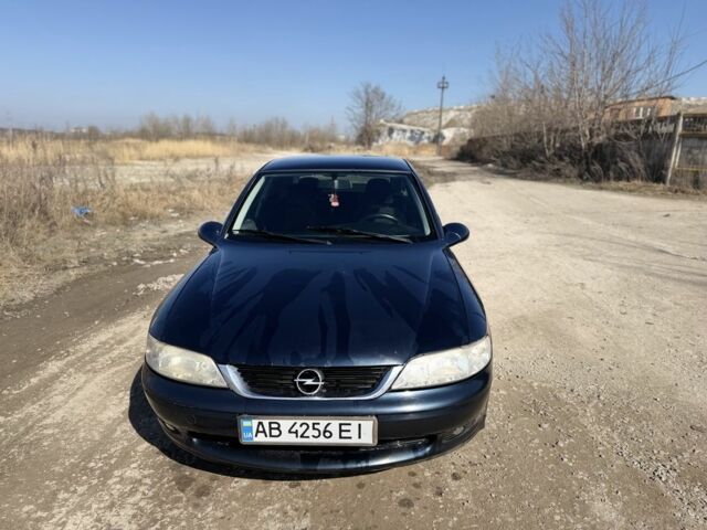 Синий Опель Вектра, объемом двигателя 1.6 л и пробегом 228 тыс. км за 2600 $, фото 8 на Automoto.ua