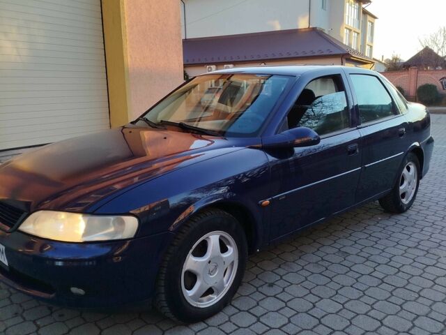 Синий Опель Вектра, объемом двигателя 1.8 л и пробегом 226 тыс. км за 2650 $, фото 16 на Automoto.ua