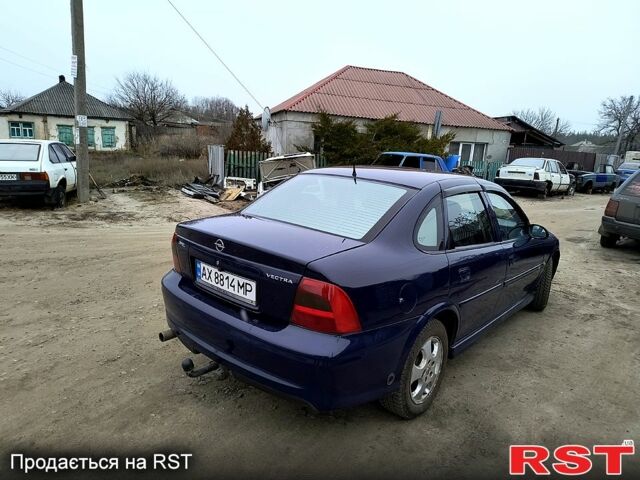 Синий Опель Вектра, объемом двигателя 1.6 л и пробегом 315 тыс. км за 3200 $, фото 3 на Automoto.ua