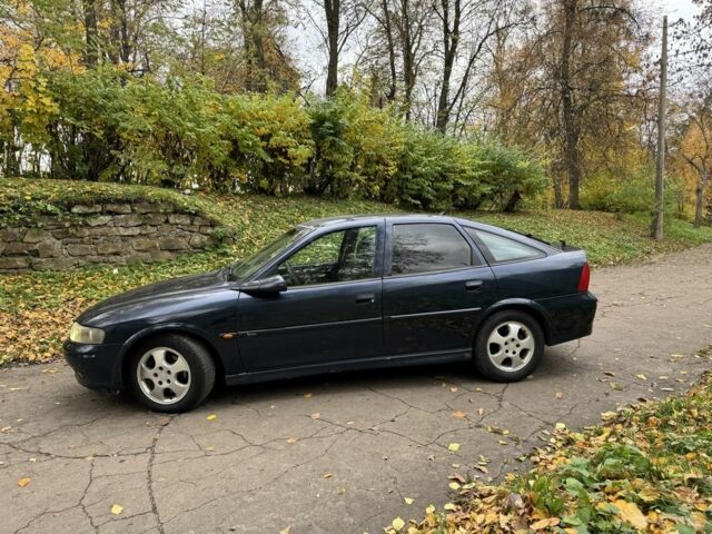 Опель Вектра 2000 в Остоге на Automoto.ua Синий Опель Вектра, объемом двигателя 1.8 л и пробегом 300 тыс. км за 1850 $, фото 1 на Automoto.ua