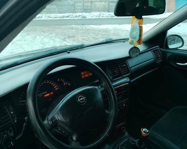 Синій Опель Вектра, об'ємом двигуна 2 л та пробігом 347 тис. км за 2700 $, фото 7 на Automoto.ua