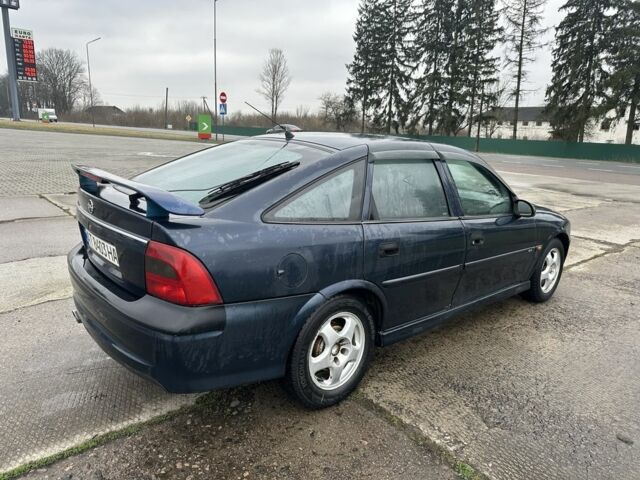 Синий Опель Вектра, объемом двигателя 2 л и пробегом 300 тыс. км за 1899 $, фото 3 на Automoto.ua