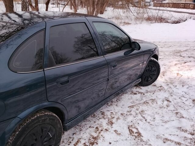 Синій Опель Вектра, об'ємом двигуна 2 л та пробігом 347 тис. км за 2700 $, фото 4 на Automoto.ua